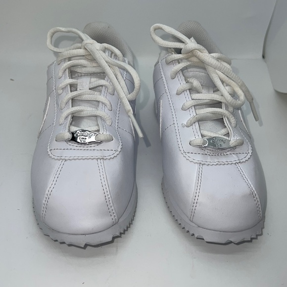 Nike Cortez Basic SL size 3.5 Girls White NWT - Picture 1 of 9